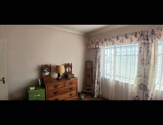 3 BEDROOM FREEHOLD FOR SALE IN TARLTON